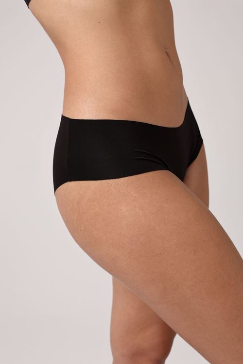 Leswear Bato Külot Lazer Kesim Siyah – Şıklık ve Konfor Bir Arada