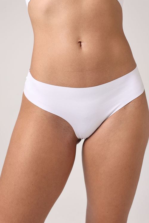 Leswear Brazilian Külot Lazer Kesim Beyaz Renk – Şık ve Konforlu Brazilian Külot