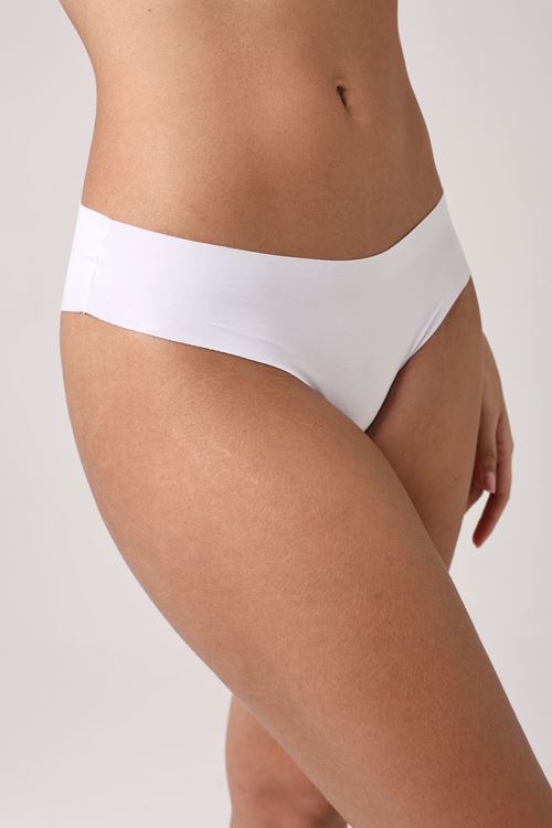 Leswear Brazilian Külot Lazer Kesim Beyaz Renk – Şık ve Konforlu Brazilian Külot